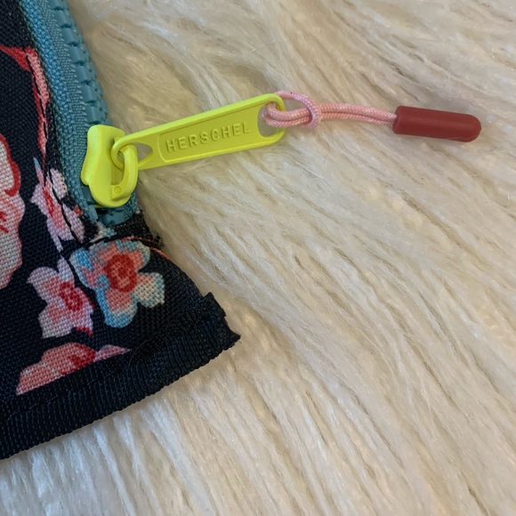 Herschel Repurpose Floral Binder Case - Picture 6 of 14